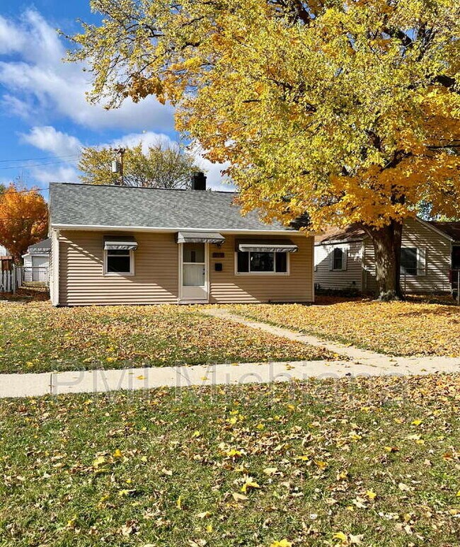 Primary Photo - 519 Grand Blvd