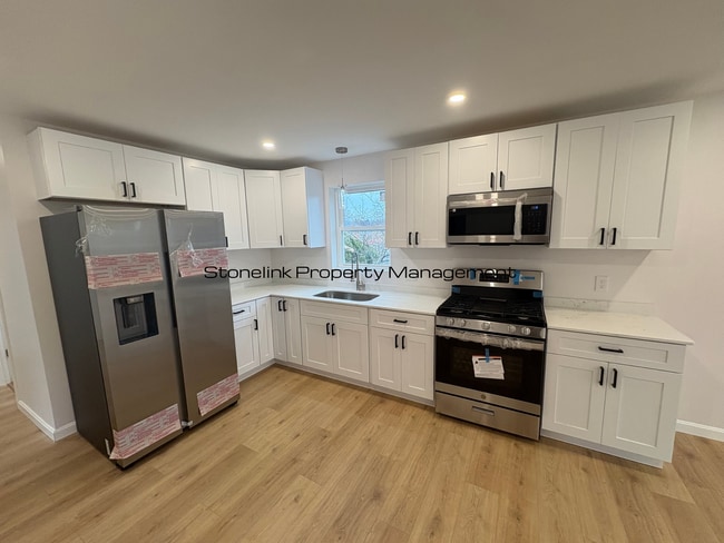 Building Photo - 1014 Douglas Ave