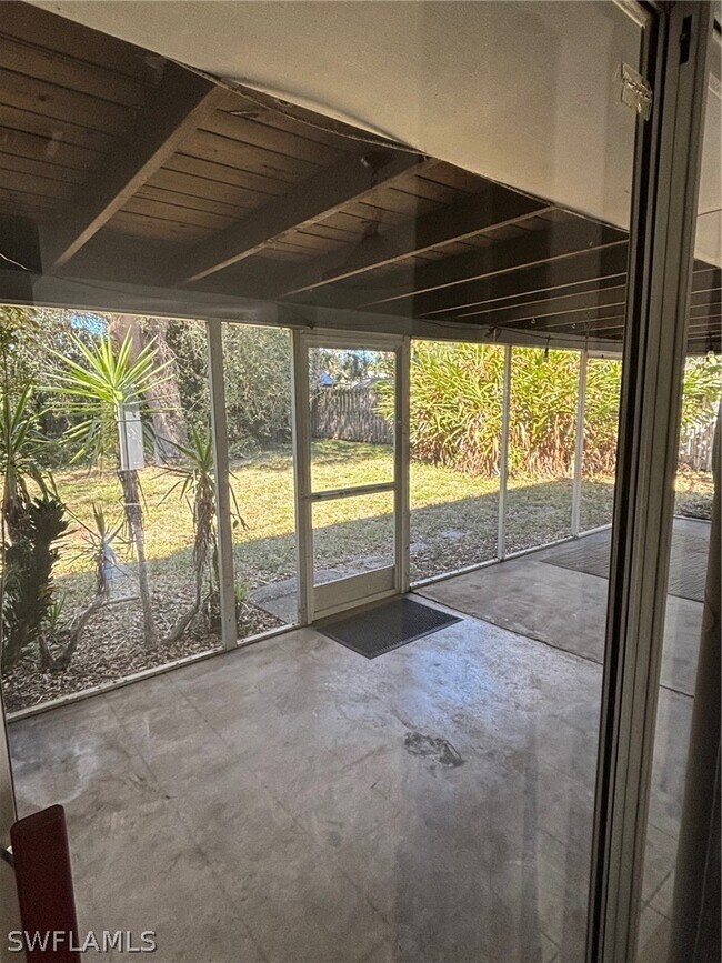 Building Photo - 125 Crown Dr