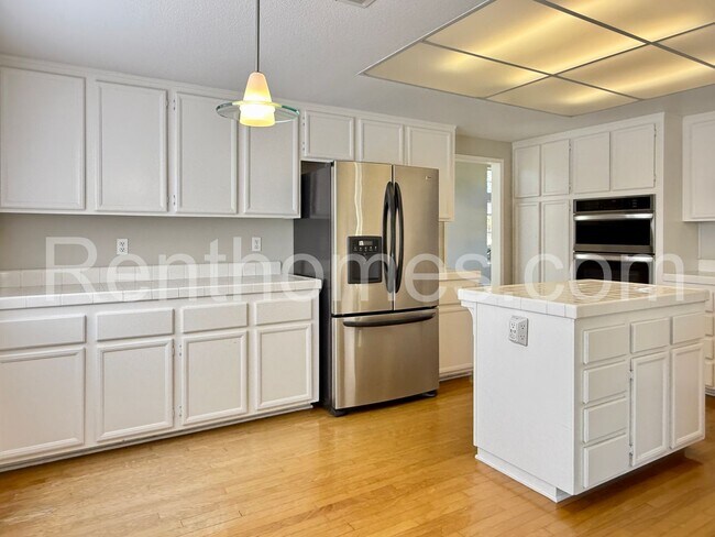 Building Photo - 1737 Willowhaven Rd