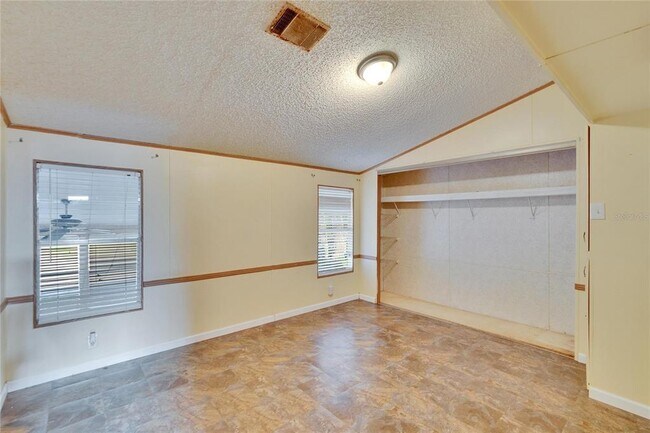 Building Photo - 1051 Hawthorn St