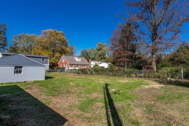 Building Photo - 564 Claymont Dr