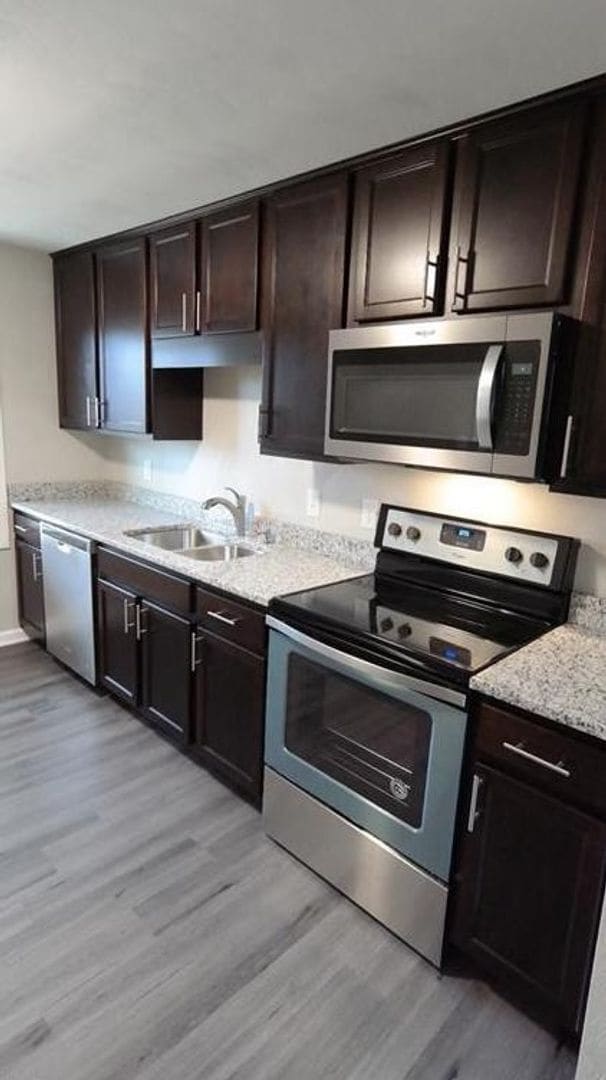 Building Photo - Beautifully Renovated Ranch-Style Home in ...