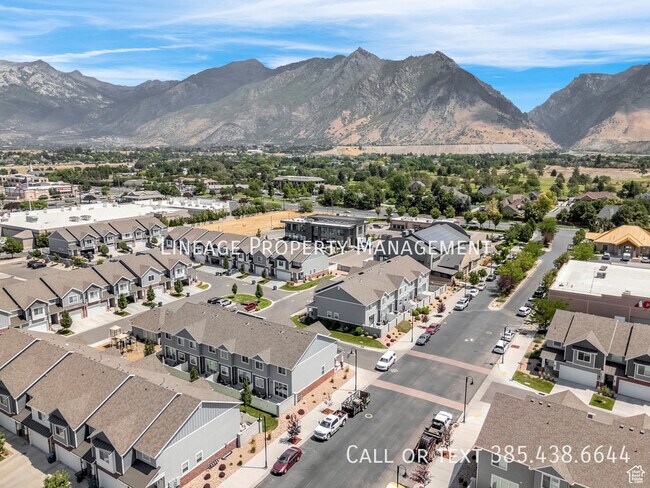 Building Photo - 10855 N Sandstone Way