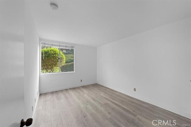 Building Photo - 6542 Ocean Crest Dr