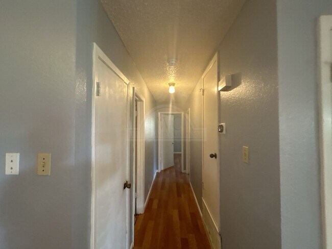 Building Photo - 2011 Windward Dr