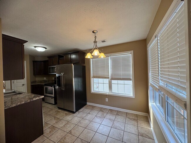 Building Photo - Gorgeous 5 Bedroom Home