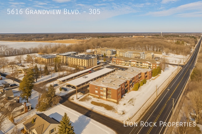 Building Photo - 5616 Grandview Blvd