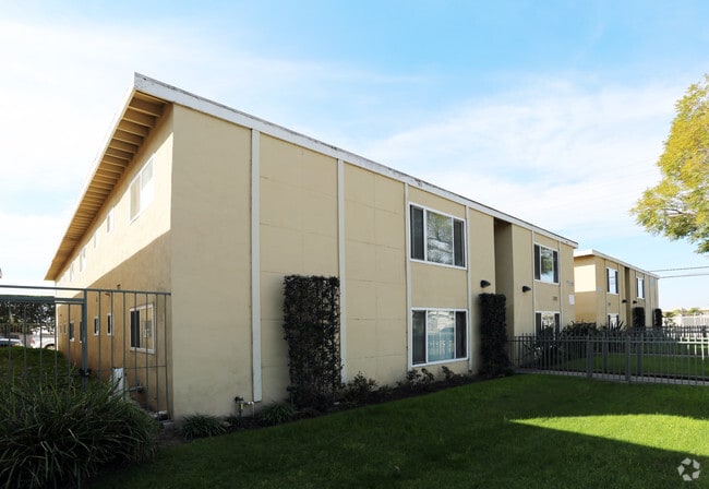 Building Photo - Borchard Apartments