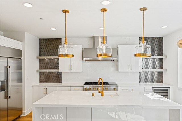 Building Photo - 2116 Cresta Dr