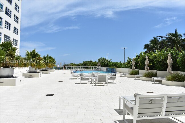 Building Photo - 6917 Collins Ave
