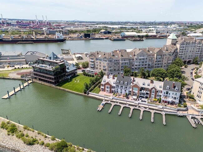 Building Photo - 207 Shearwater Ct W