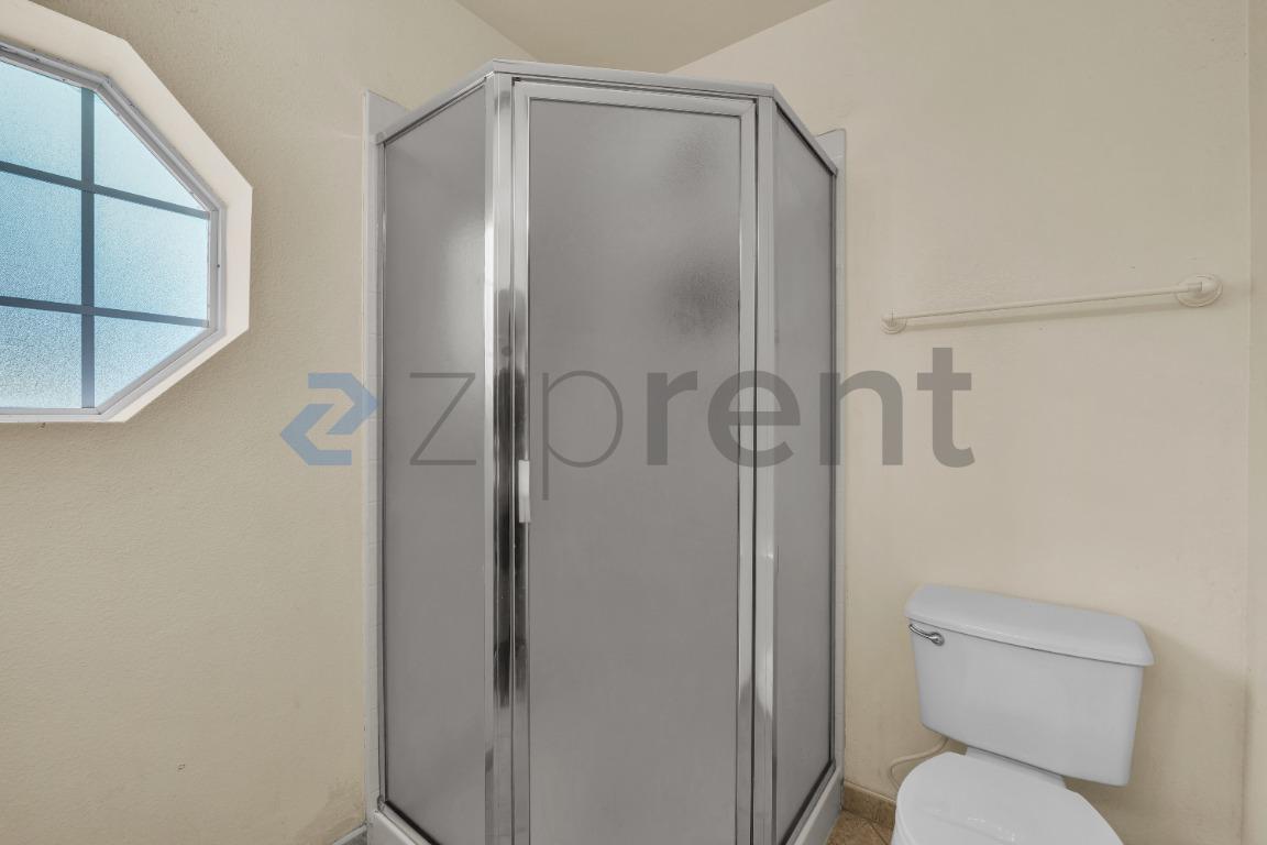 Building Photo - Unit