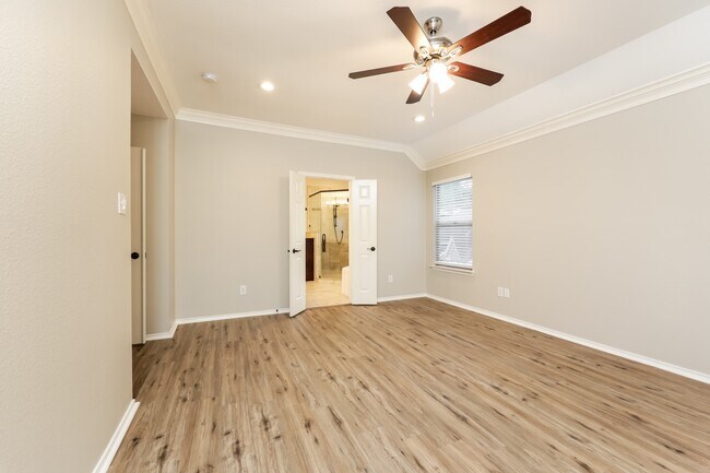 Building Photo - 8835 Vista Springs Dr