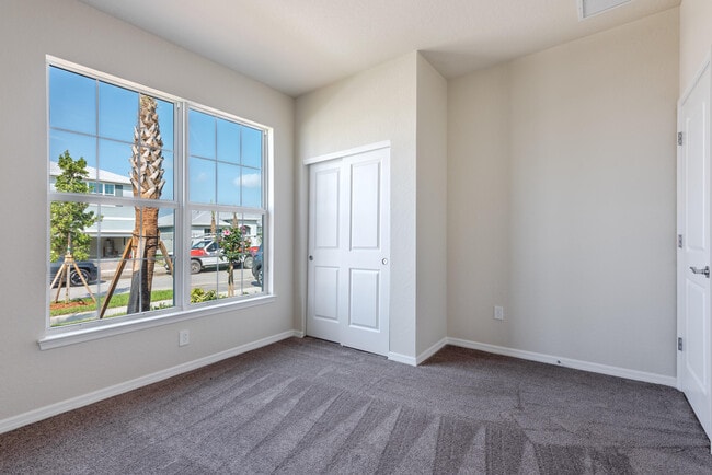 Building Photo - 12327 SW Sand Dollar Wy