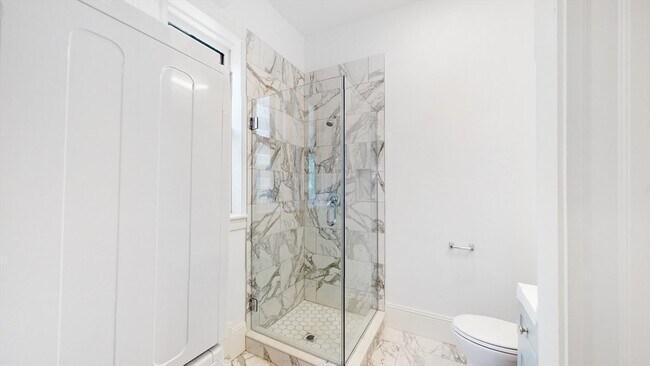 Building Photo - 2 Brimmer St