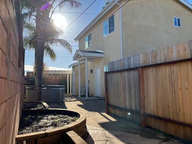 Building Photo - 2+1.5 2 story Back House New Construction - Midtown Home in Ventura, CA