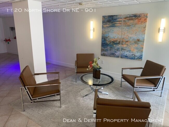 Building Photo - North Shore Condo with Amazing Water Views!