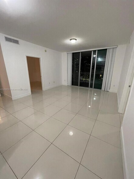 Building Photo - 90 SW 3rd St