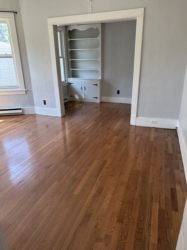 Building Photo - 11 LLC-93 Sailly Avenue