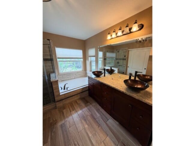 Building Photo - 10552 Vaughn Ct