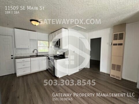 Building Photo - 11509 SE Main St