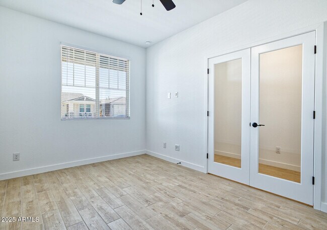 Building Photo - 17350 W Alexandria Way