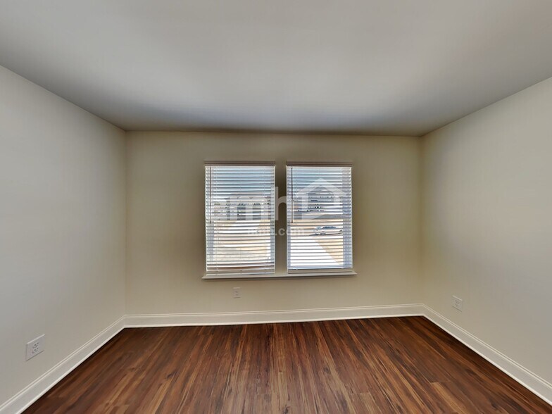 Building Photo - 3761 Blackshear Pl