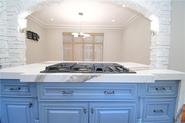 Building Photo - 4 Prichard Way NE