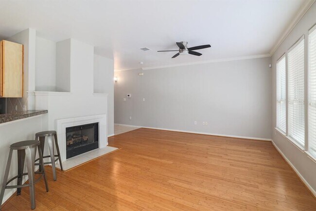 Building Photo - 4620 W William Cannon Dr