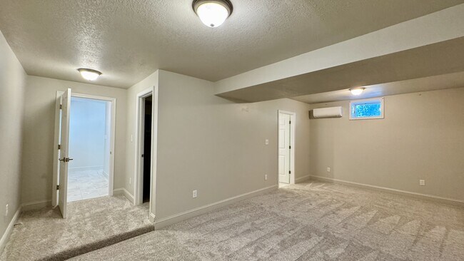 Building Photo - 220 Konawa Ln