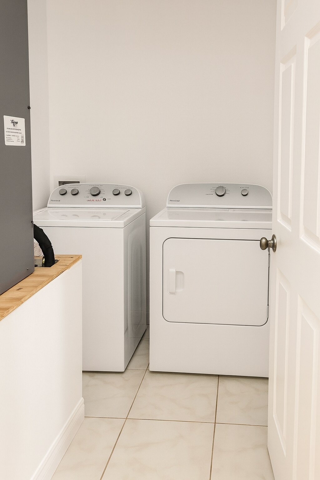 Laundry Room - 981 SW McElroy Ave
