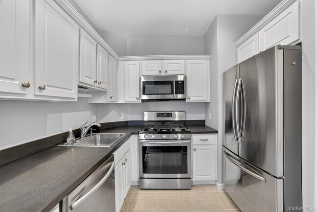 Building Photo - 1310 Half Moon Bay Dr