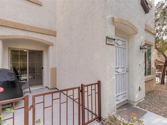 Building Photo - 8941 Glass Gallery Ct