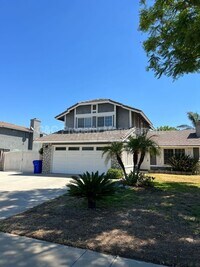 Building Photo - 1109 N Sandalwood Ave