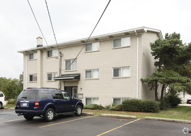 Building Photo - Brentwood Apartments