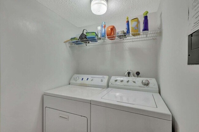 Building Photo - 4200 N Ocean Dr