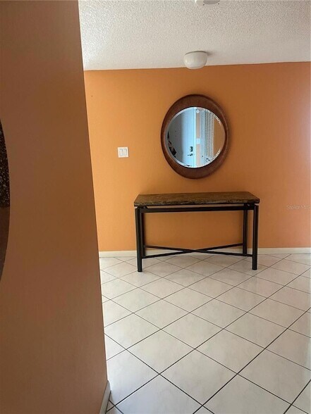 Building Photo - 400 Island Way