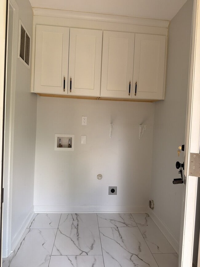 Building Photo - 9828 Starwood Dr