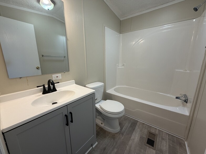 Building Photo - 38010 St Tropez Dr