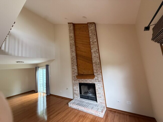 Building Photo - 15546 Whitehall Ln