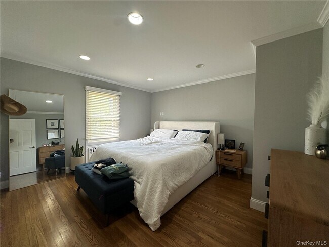 Building Photo - 15 Barlow Ave