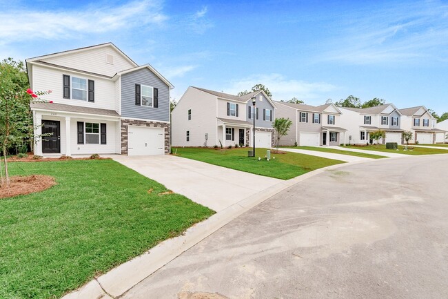 Building Photo - ?? A+ Special: One Month FREE Rent for a L...