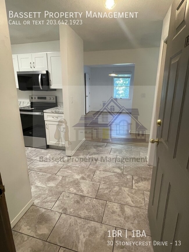 Building Photo - 30 Stoneycrest Dr