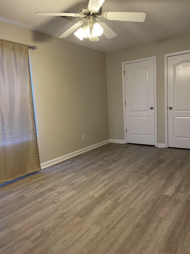 Building Photo - 409 Bridgewater Cir
