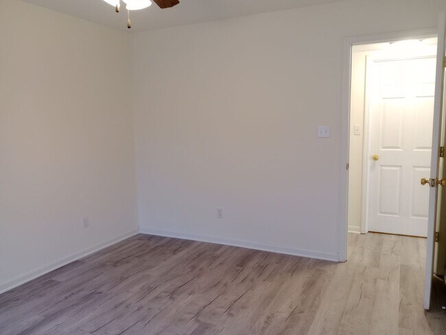 Building Photo - 5013-5015 Carrie Ridge Dr.