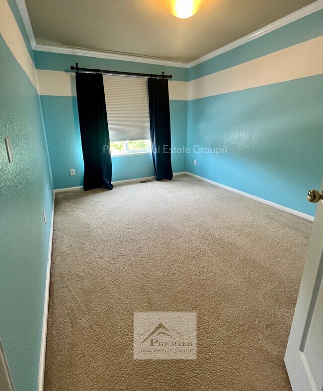 Building Photo - 7215 Edgebrook Dr