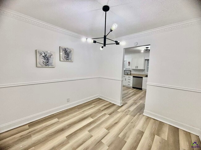 Building Photo - 2800 S Estates Rd