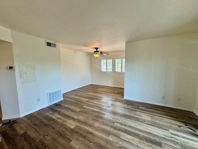 Building Photo - 17607 Pomerado Rd