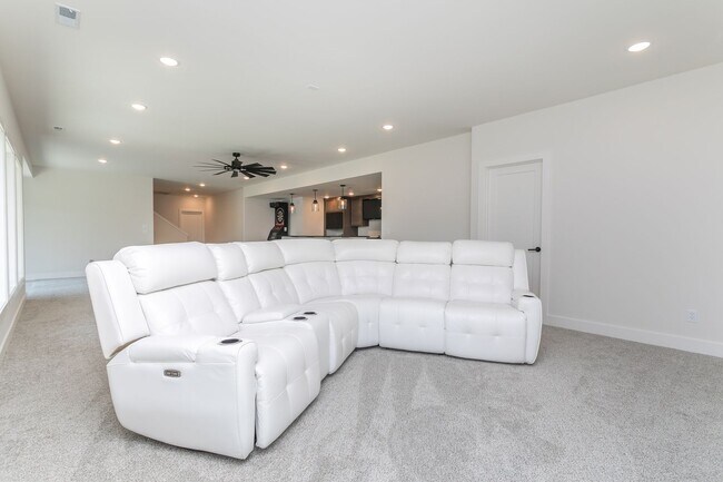 Building Photo - Luxury Breckenridge Park Home